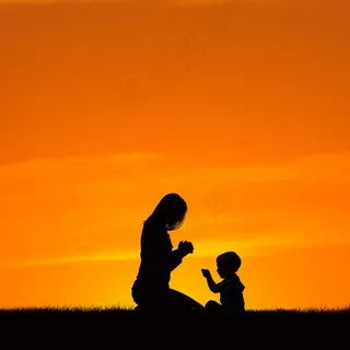 母子黑色人物剪影图片 母子黑色人物剪影图片