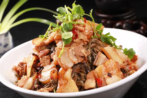 五花肉焖干豆角 (1)