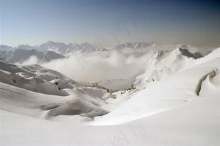 白茫茫的一片雪山