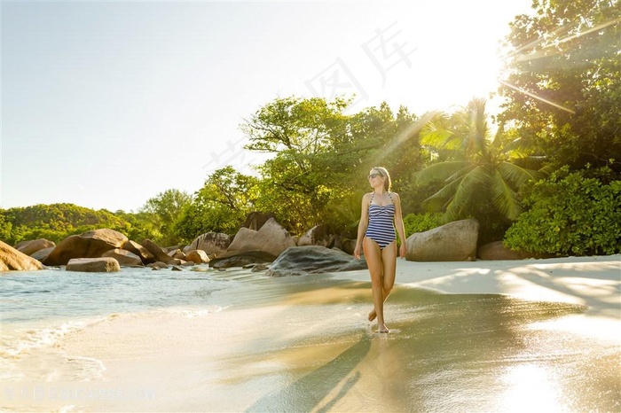 唯美沙滩景色高清图片