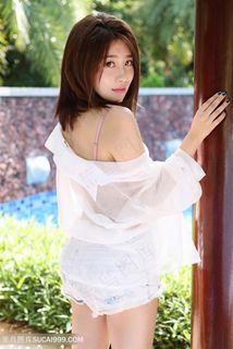 户外清纯美女写真图片