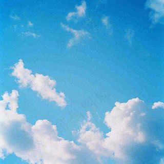 蓝色天空白云简约摄影图
