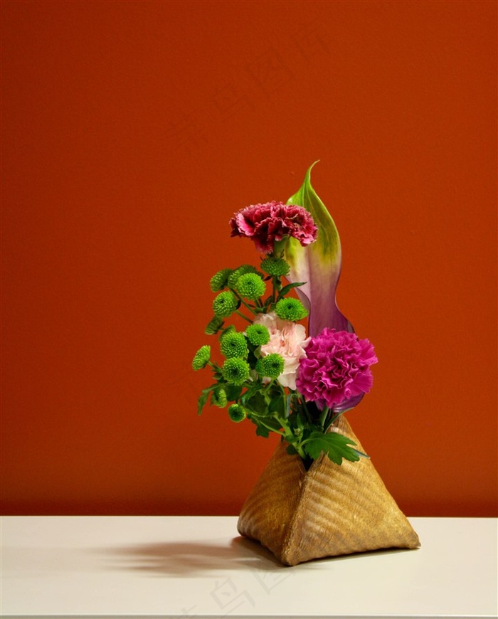 漂亮的鲜花插花图片