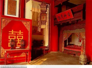 坤宁宫洞房中的龙风喜床
