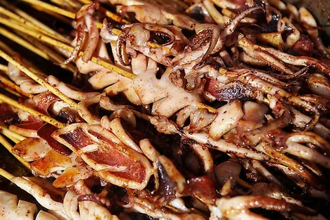 烧烤美食烤肉街边小吃油炸烤鱿鱼须