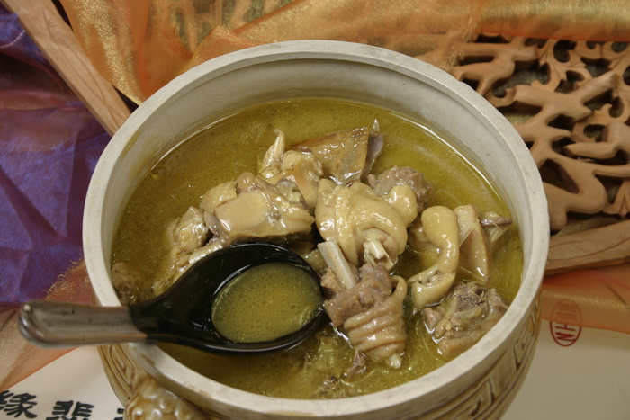  精品炖油鸡
