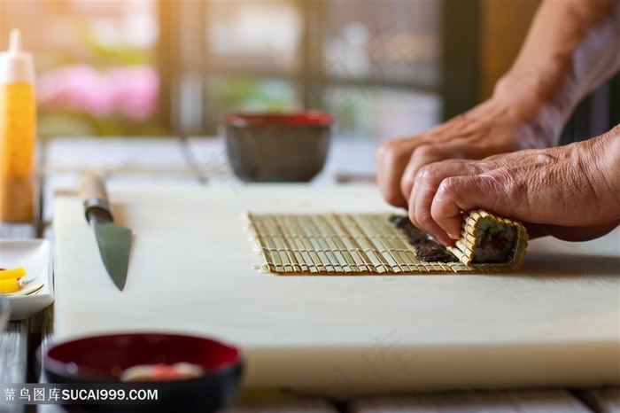 正在制作寿司 高清图片