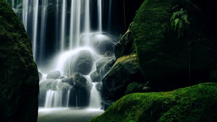 唯美高清山水瀑布风景