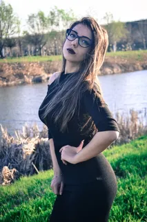 前凸后翘美女图片 前凸后翘美女图片