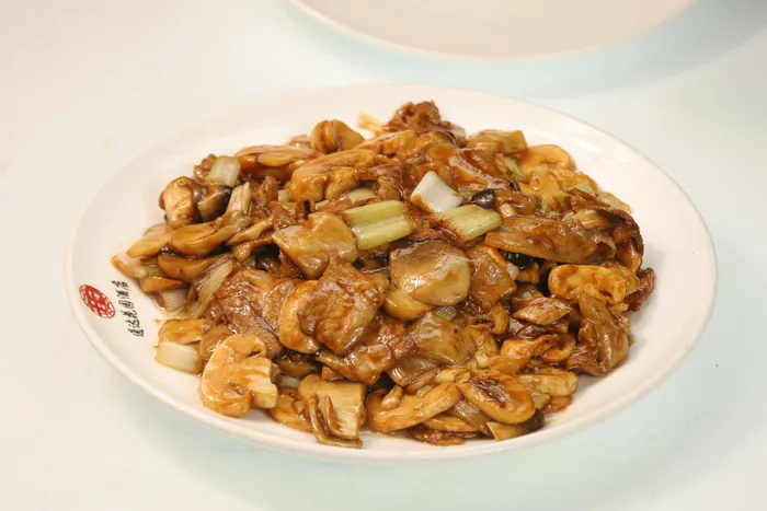 27五花肉炒双菌 定州通达