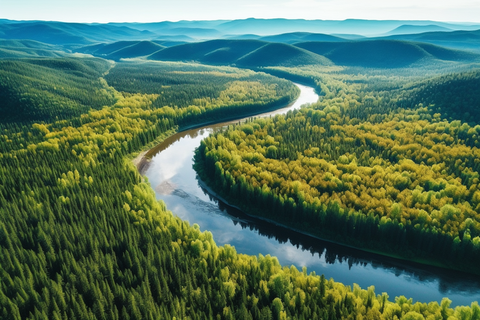 山川森林里蜿蜒的河流摄影图