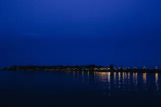 高清海滨城市夜景