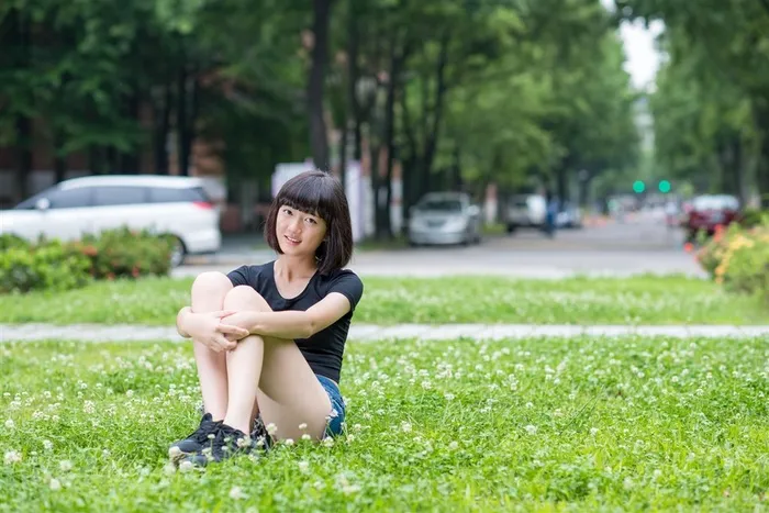 短发美女蔡谨卉摄影素材图
