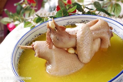 热白果炖鸡的美食图片