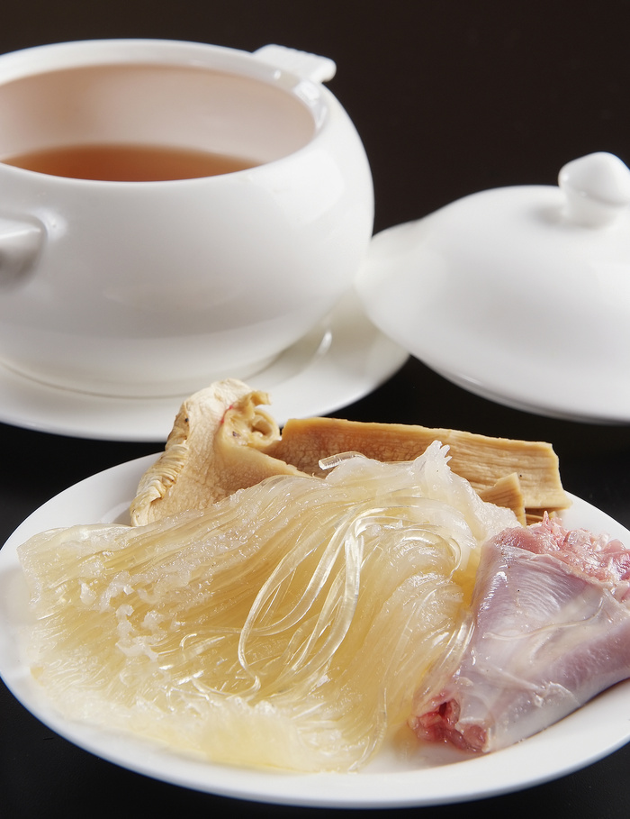 D00720松茸炖大青片