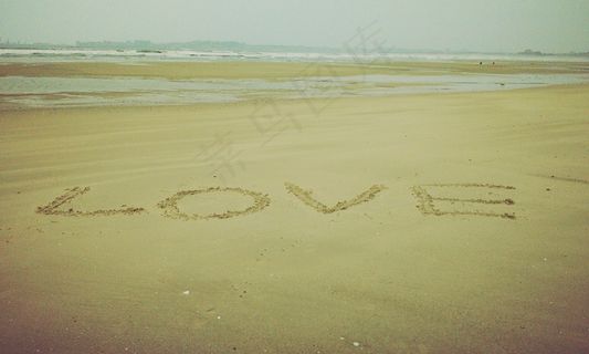 小清新爱情沙滩图片