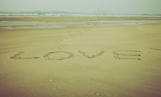 小清新爱情沙滩图片