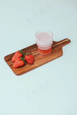 美味夏天清凉果汁饮品摄影照片