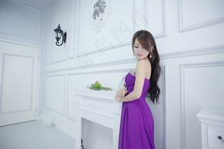 邻家女孩美白柔嫩谭嘉仪紫色长裙美图