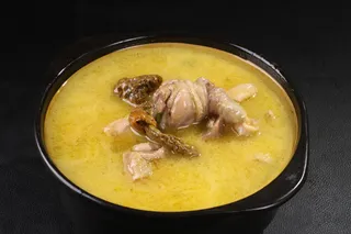 固始土鸡炖珍菌