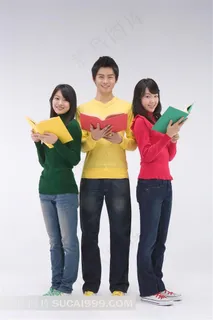 阅读的都市青年男女素材