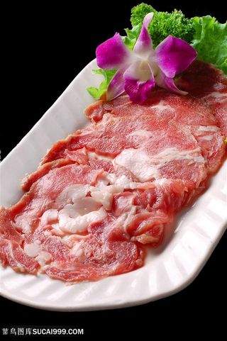 烤肉烤肥羊的美食图片