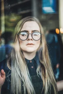 欧美近视美女图片