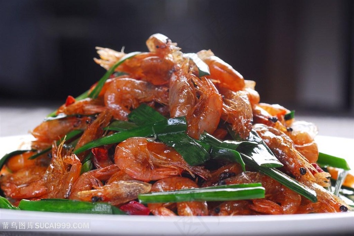 韭香炒小河虾中华美食摄影图