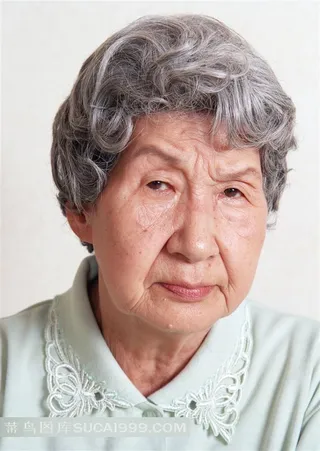 老人图片 白发老年人正面高清图