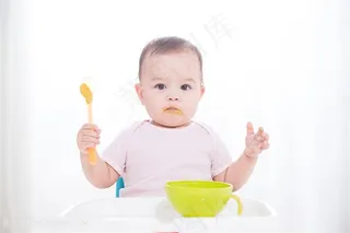 小勺子宝宝海报