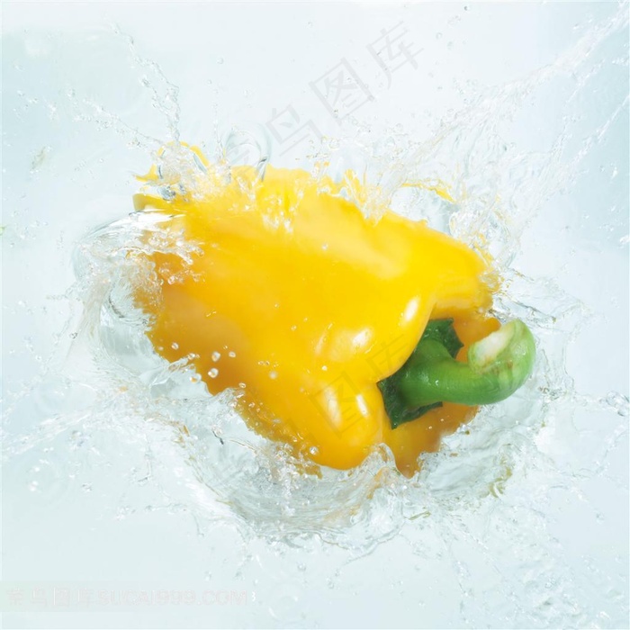 水中的青椒图片素材