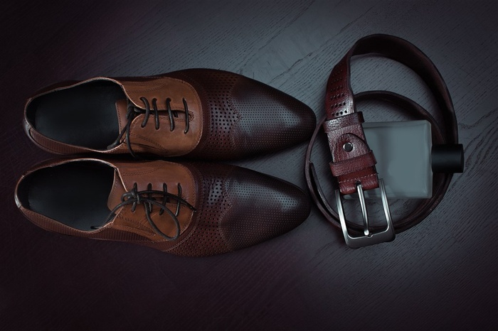 男士皮鞋和皮带