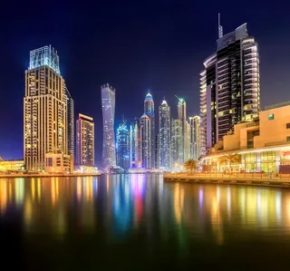 夜晚建筑物夜景高清摄影图片