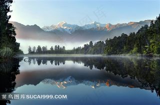 大片树林山水自然风光摄影图片