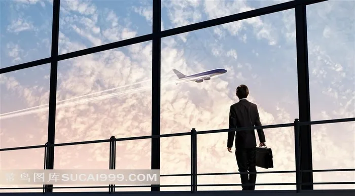 机场商务男士背影图片