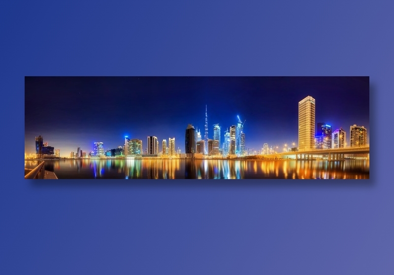 蓝色背景下城市建筑物夜景高清图