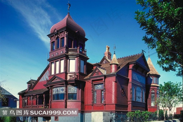 红色别墅建筑风光素材图片