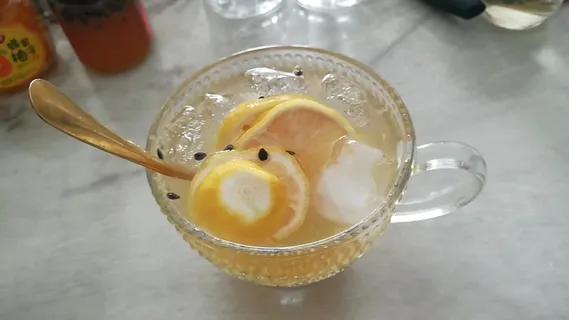 蜂蜜百香柠檬柚子茶实拍现调果饮 蜂蜜百香柠檬柚子茶实拍现调果饮
