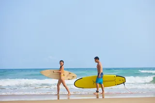 海边冲浪冲浪板水上运动