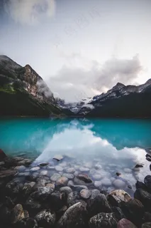 唯美蓝色湖泊风景图片 唯美蓝色湖泊风景图片
