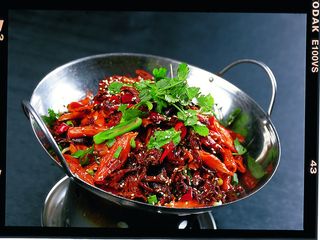 干锅美食焖锅湘菜麻辣香辣纸锅干锅黄丝菌乳仔牛