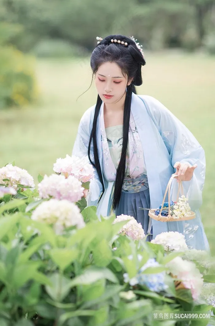 户外花园写真摄影古风美女图片