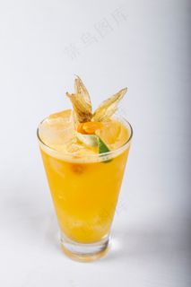 清爽夏季果汁饮品摄影照片