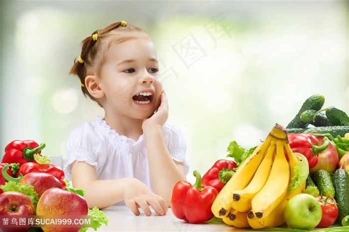 动感水果蔬菜与女孩广告
