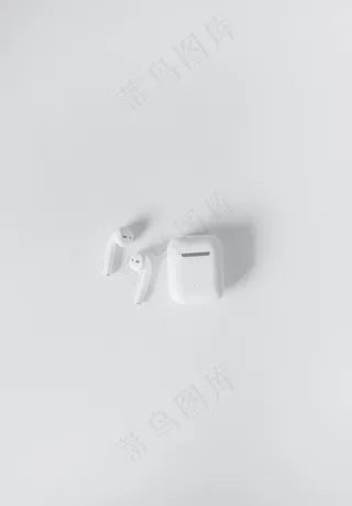 白色无线蓝牙耳机图片