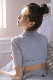 清纯丸子头美女侧脸图片