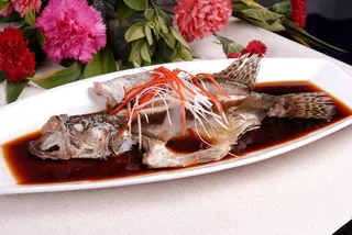 美食清蒸鲈鱼