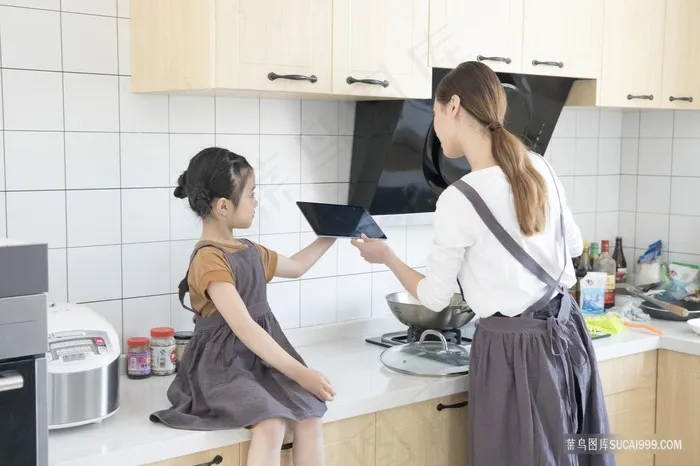 商务男士 小女孩 幸福家庭 温馨家庭 全家福 一家三口 温馨 职业女性