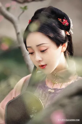 唯美古装美女煜月艺术写真图片