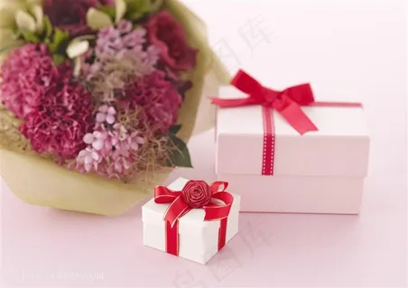 精美白色礼盒特写高清图片